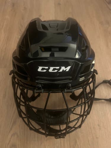 Medium CCM Tacks 210 Helmet With Cage - Like New
