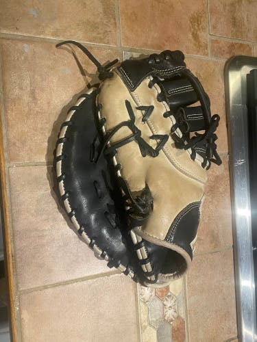 Marucci 1st baseman glove