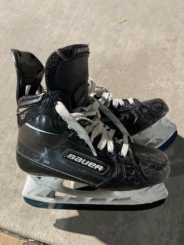 Junior Used Bauer Supreme UltraSonic Hockey Skates 3.5