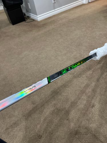 P28  70 Flex Custom Green Senior Left Hand P28 Pro Stock JetSpeed FT6 Pro Hockey Stick