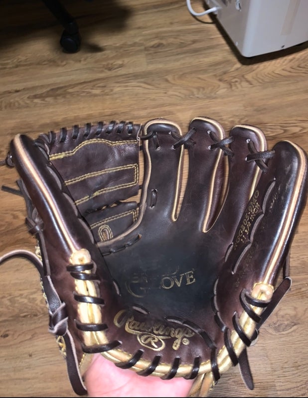 Pitcher's 11.75" Gold Glove Baseball Glove