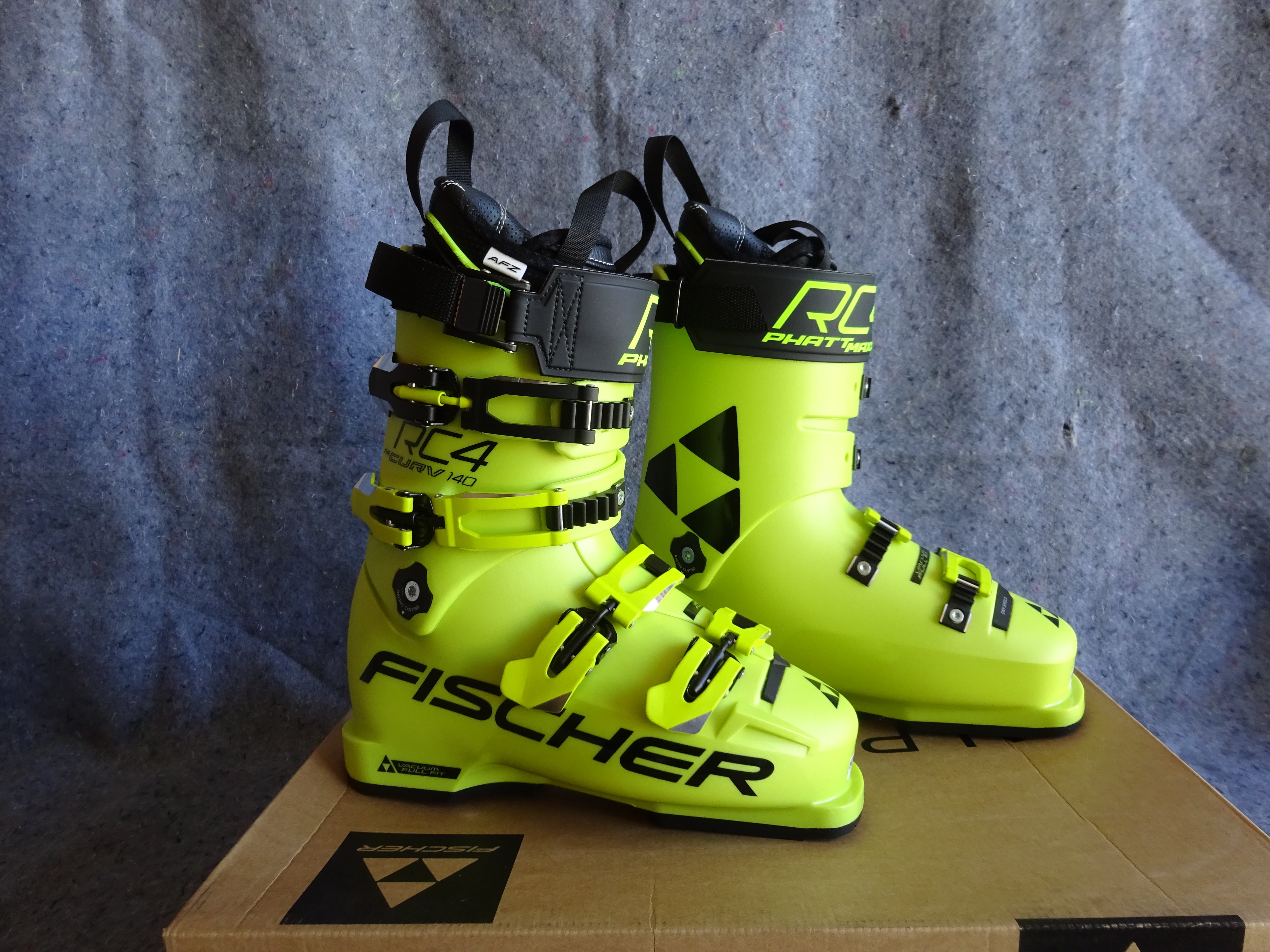 Fischer RC4 Pro LV Ski Boots 2024 - 25.5