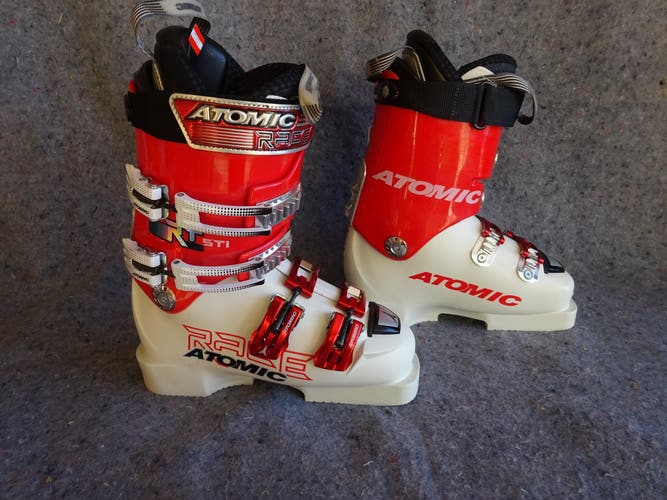 Brand New! Atomic RT STI Ski Boots Size-23.0