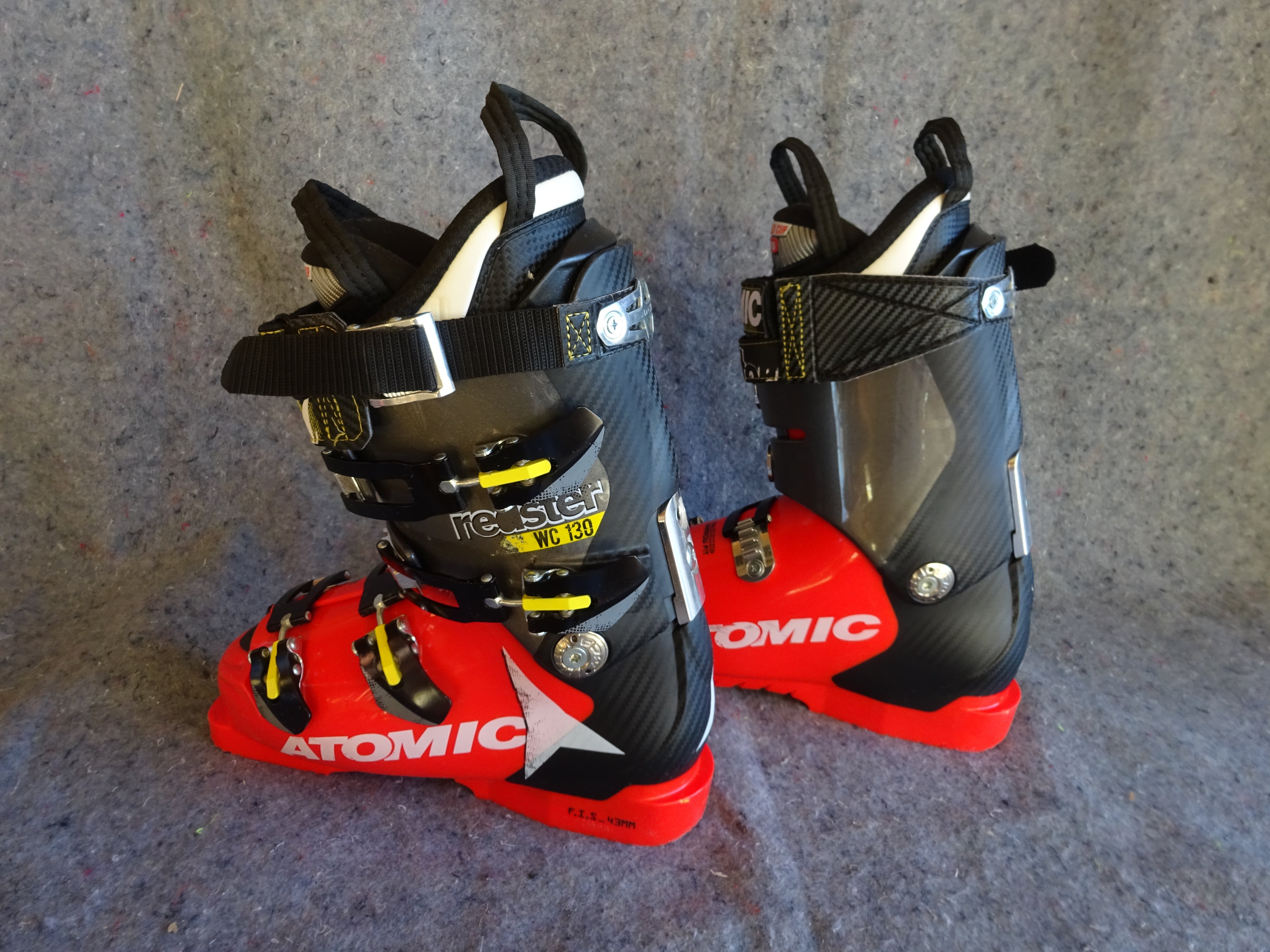 Atomic Redster World Cup 130 Ski Boots NEW! Size 25.5