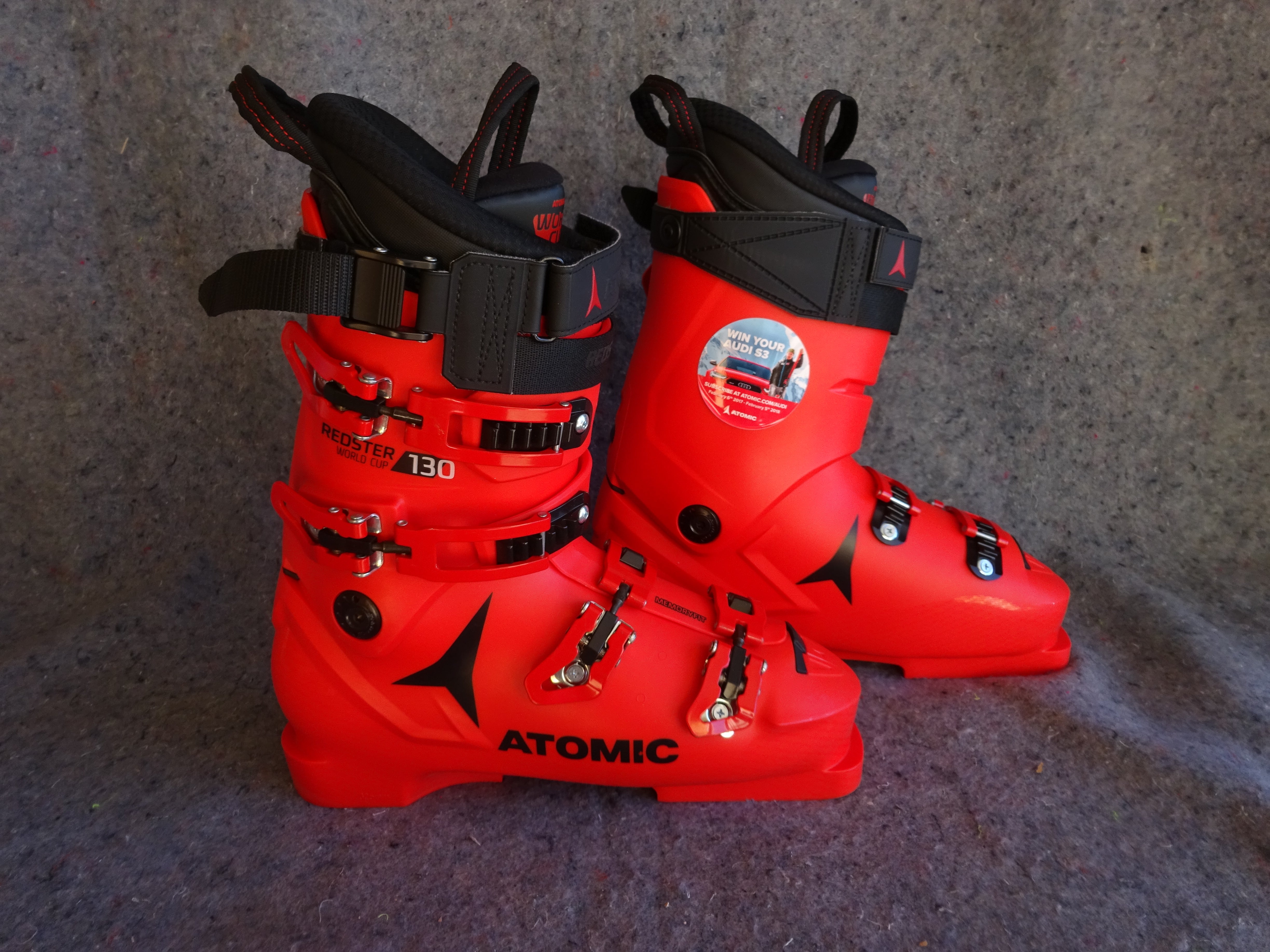 2020 Atomic Redster World Cup 130 Ski Boots NEW! Size 28.5