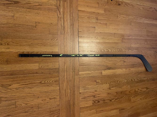 Senior Right Handed P92 Pro Stock Ag5nt Hockey Stick