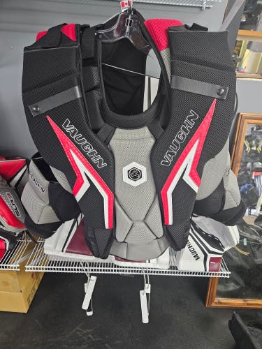 New Large Vaughn SLR3 Pro Carbon Goalie Chest Protector