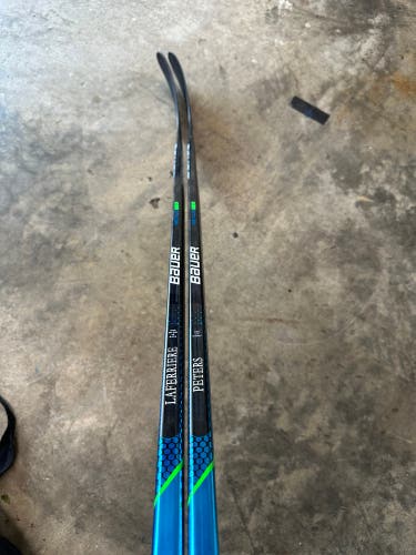 Senior Right Handed P28 Pro Stock Nexus Geo Hockey Stick