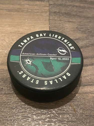 Exclusive NHL Arena Collection Dallas Stars vs Tampa Bay Lightning Collectible Puck