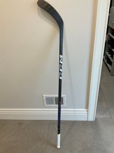 Intermediate Right Handed P29  RibCor Trigger 7 Pro Hockey Stick