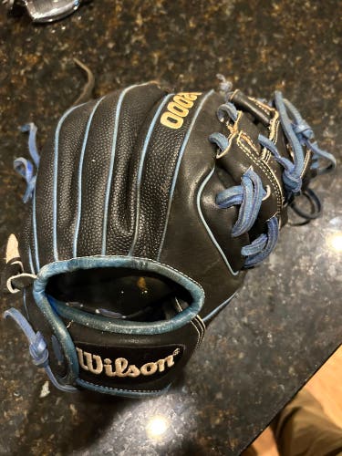 Used Right Hand Throw 11.5" A2000 Baseball Glove