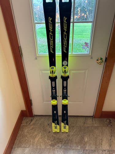 2021 Fischer RC4 World Cup SL Skis With Z14 Bindings