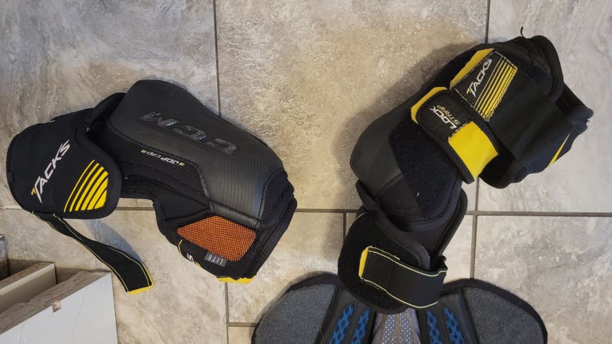 Senior Used Medium CCM Tacks 7092 Elbow Pads