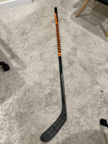 Intermediate Warrior Covert QR5 Pro Hockey Stick P28M RH