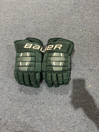 Game Used Green Michigan State Spartans Bauer Pro Series Gloves 15”