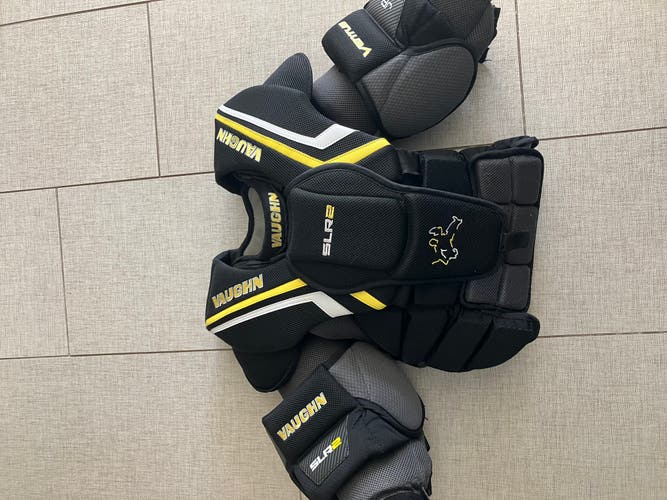 Used Medium Vaughn Ventus SLR2 Goalie Chest Protector