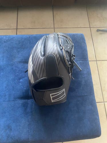 Used Infield 11.75" REV1X Baseball Glove