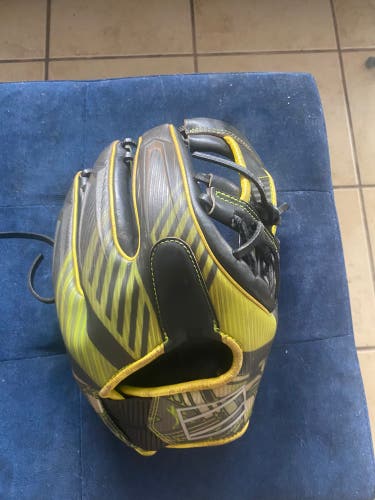 Used Infield 11.75" REV1X Baseball Glove