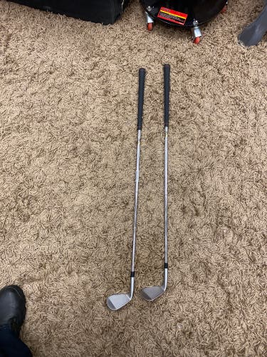 Men's Right Handed Regular Flex 52 & 60 Degree VR X3X Wedge