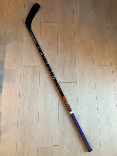 Senior Right Handed P92M Pro Stock Catalyst 9X Hockey Stick