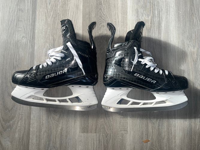 Bauer Supreme Mach Hockey Skates Size 7.5 Fit 2