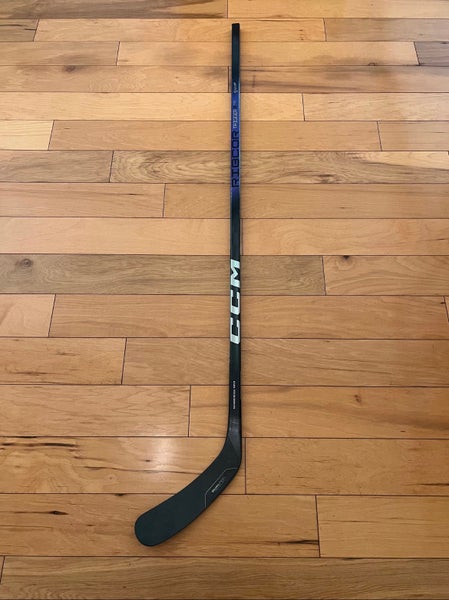 New Senior Right Handed P29 RibCor Trigger 8 Pro Hockey Stick