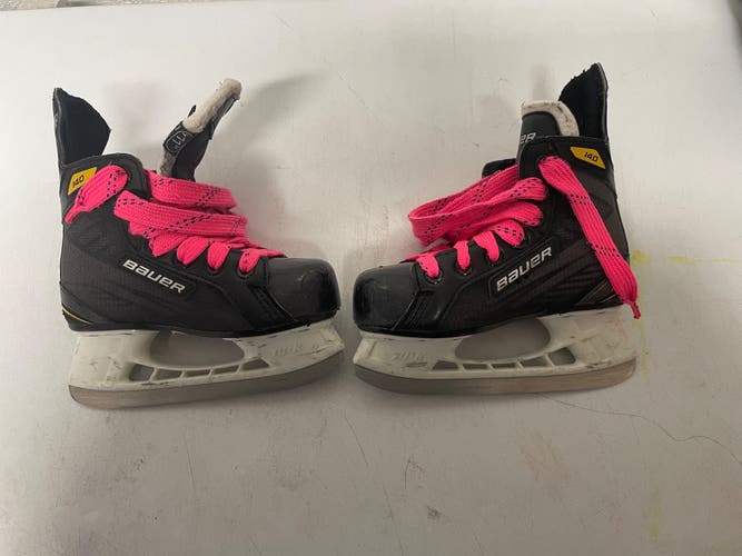 Used Bauer Regular Width Size 11 Supreme 140 Hockey Skates