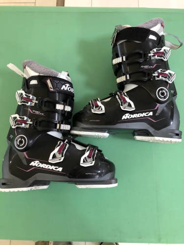 Used Women's Nordica SpeedMachine 75W (305mm) Ski Boots - Size: Mondo 26.5
