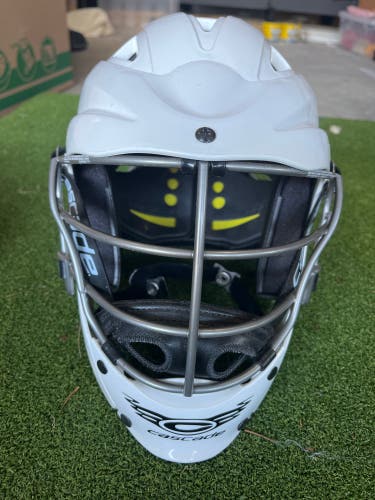 Used EX. condition Player's Cascade CS-R Youth Helmet