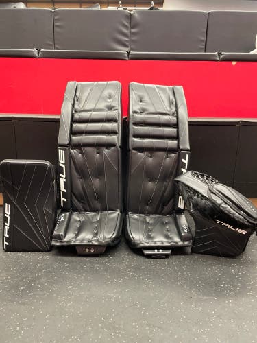 True Catalyst 7X3 Goalie Full Set 33+2"