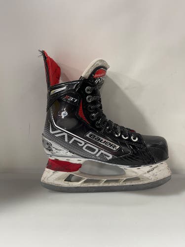 Used Bauer Regular Width   Size 5 Vapor X3.7 Hockey Skates