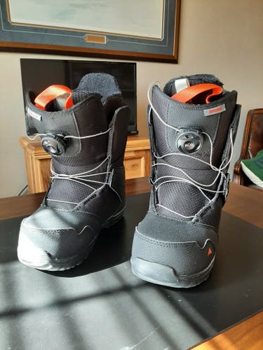 Kid's Used Size 5.0 (Women's 6.0) Burton Zipline Boa Snowboard Boots Medium Flex All Mountain