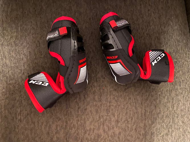 Barely Used Large CCM Jetspeed Edge Elbow Pads