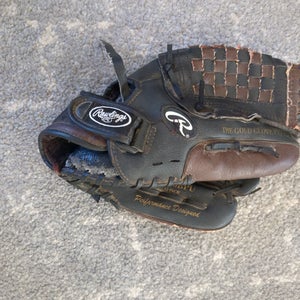 Used Rawlings Right Hand Throw Pitcher's Player series Baseball Glove 12"