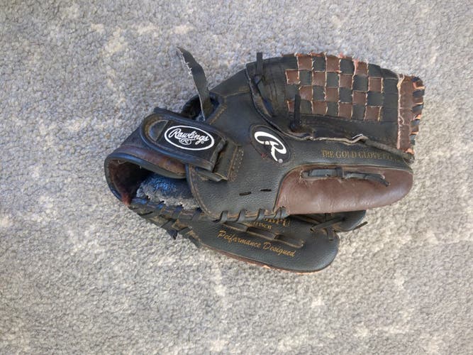 Used Rawlings Right Hand Throw Pitcher's Player series Baseball Glove 12"