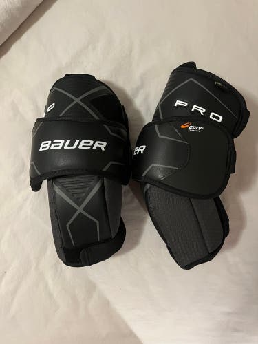 New Bauer Pro Senior Goalie Knee Pads (No Tags)