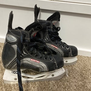Easton Synergy 500 Hockey Skates Youth 1.5