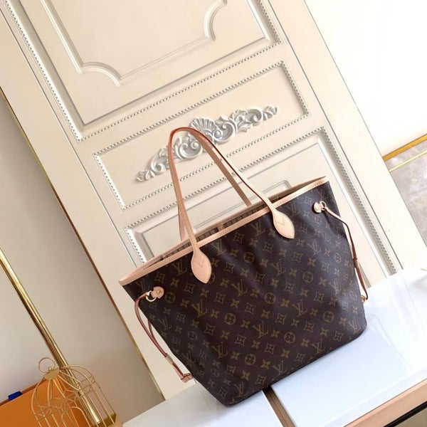 Louis Vuitton Neverfull Pouch in 2023