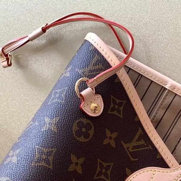 Louis Vuitton Monogram Neverfull MM Pochette Pivoine