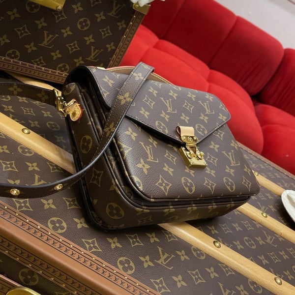 Louis Vuitton 2023 Pochette Metis Monogram Shoulder Bags