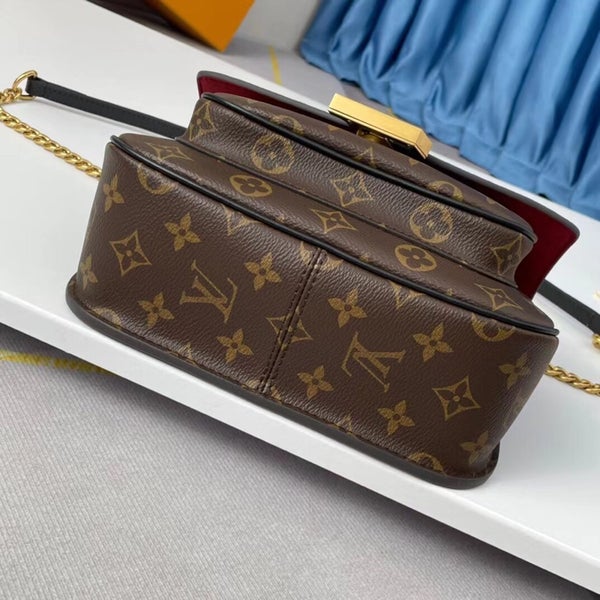 Louis Vuitton Chain Strap Shoulder Bags