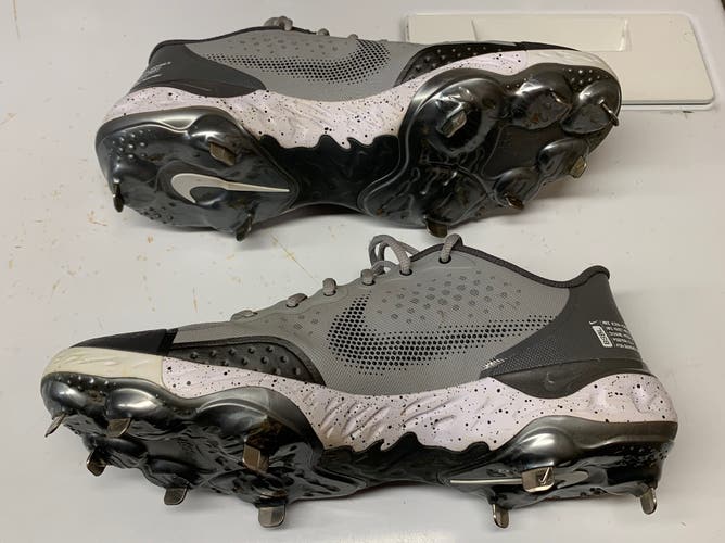 Gray Adult Metal Low Top Nike alpha huarache elite 3