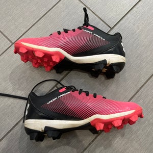New 3.5Y Softball Cleats