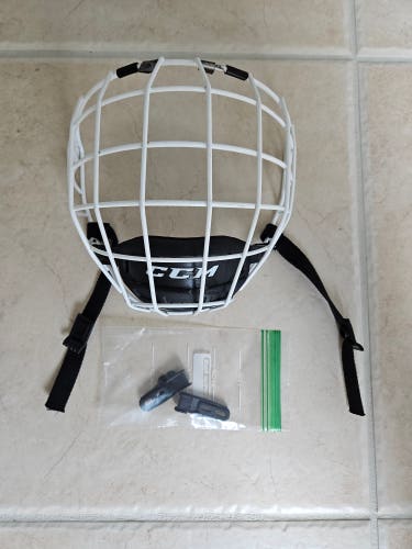 CCM FM580 Shield, Senior MEDIUM, white