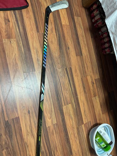 Senior Right Handed W03  Alpha LX2 PRO Hockey Stick