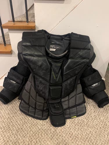Used Large Bauer Hyperlite Goalie Chest Protector