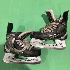 CCM Tacks 9060 Hockey Skates | Junior 3.5 | Regular