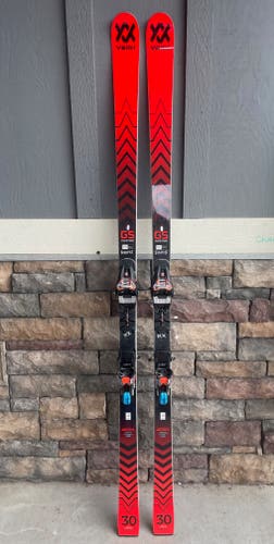 Barely used 2023 Volkl 193 cm Racing Racetiger GS Skis With Bindings Max Din 16