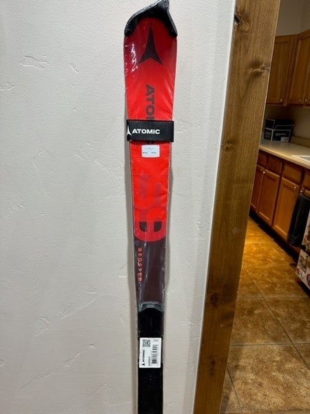 BRAND NEW 2023 Atomic 157 cm Redster S9 Skis with Ikon binding