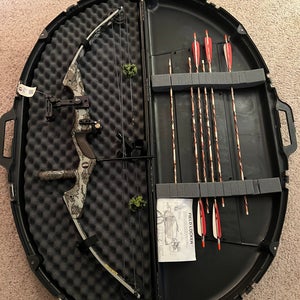 Darton Viper Left Hand Bow with Case+ Arrows